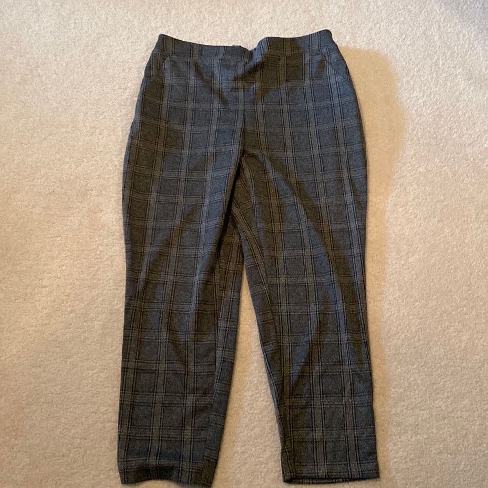 Relaxed crop mid rise plaid pant